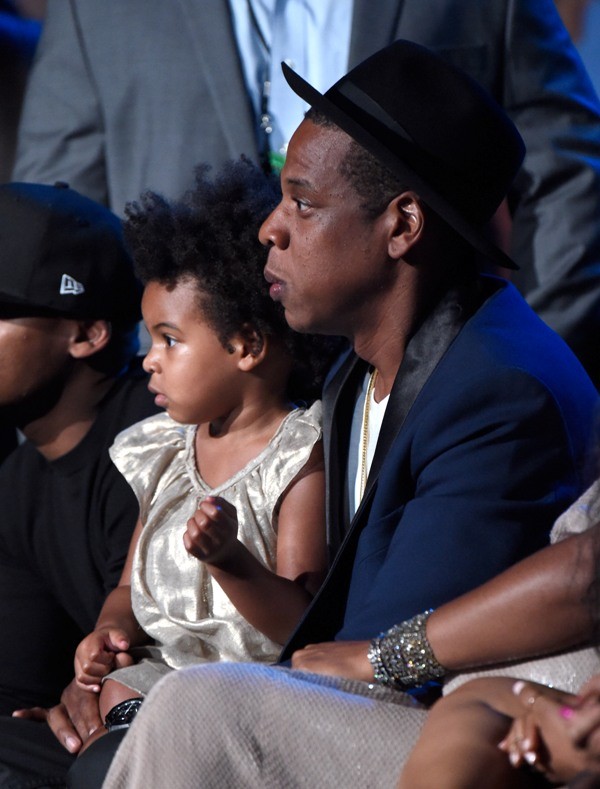 Jay-Z a Blue Ivy pozorujú mamičkine vystúpenie